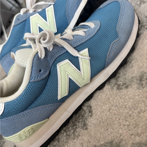 New Balance 515 Woman’s Retro Sneakers in Blue and White - Picture 5 of 10